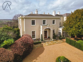 Stunning 5BR Henley Home: Your Perfect Retreat